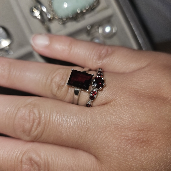 *SOLD on FB MARKETPLACE *925 red garnet rings size 7 - Picture 2 of 3